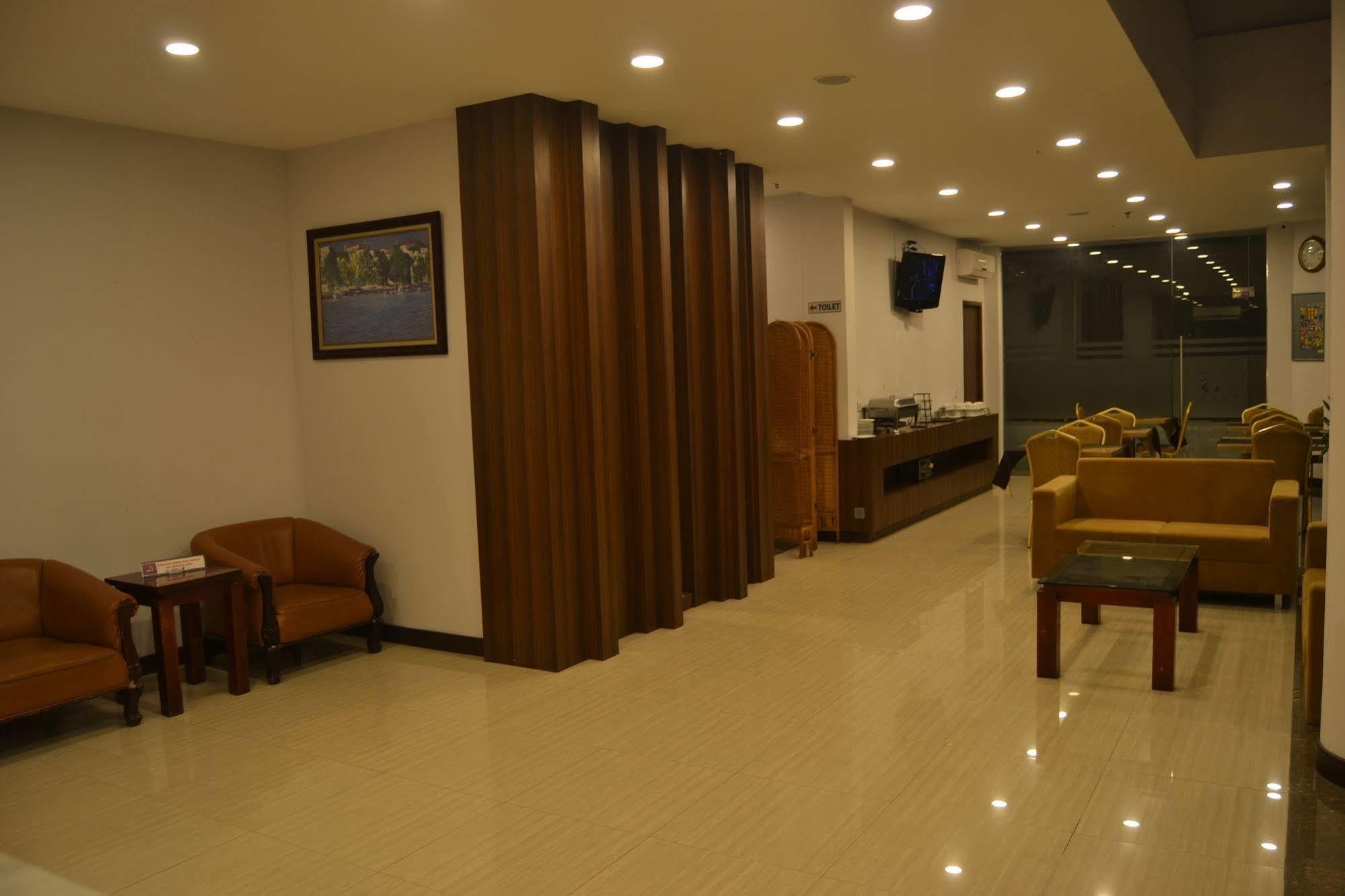 J Hotel Medan Exterior foto